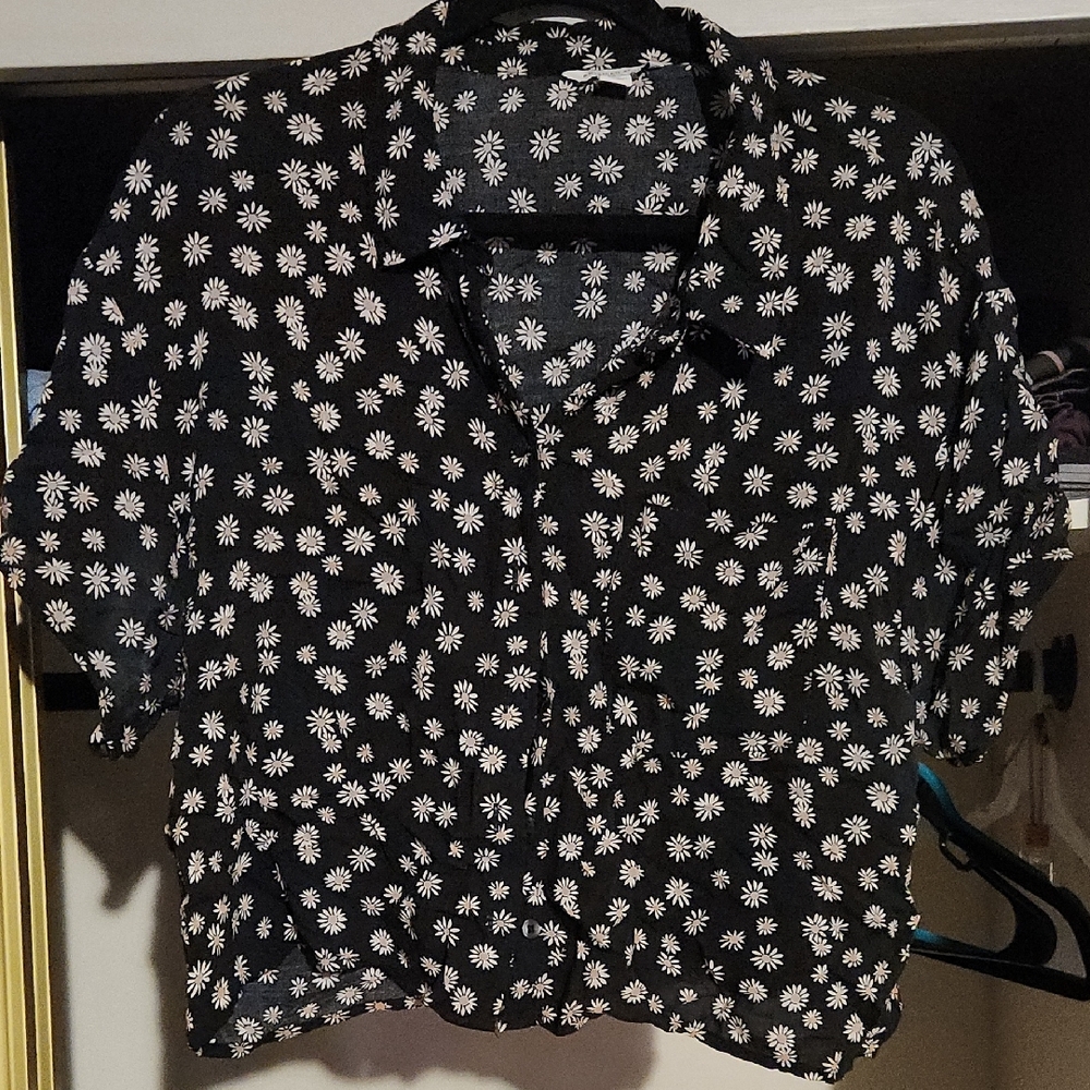 AEO Black Floral Button-Up Shirt